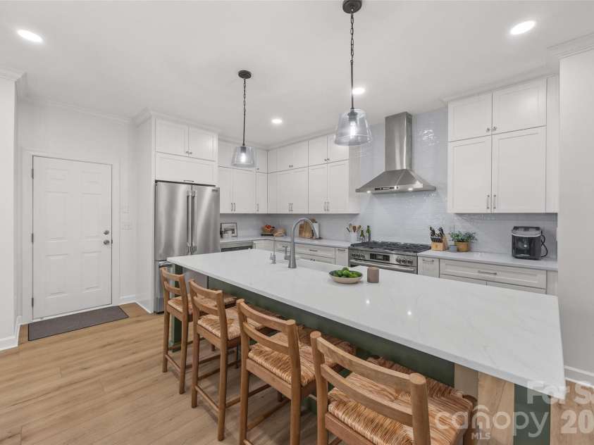 171 Longboat Road, Mooresville, NC 28117.  MLS# CAR4391201, YatesRealty ID 30056. Kitchen