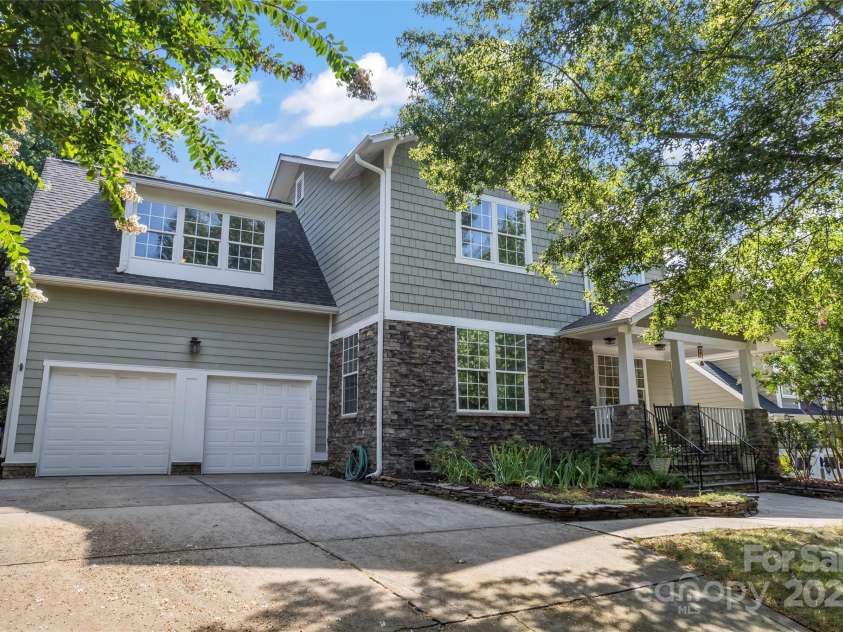 415 Pinnacle Lane, Huntersville, NC 28078.  MLS# CAR4285608, YatesRealty ID 30056. 