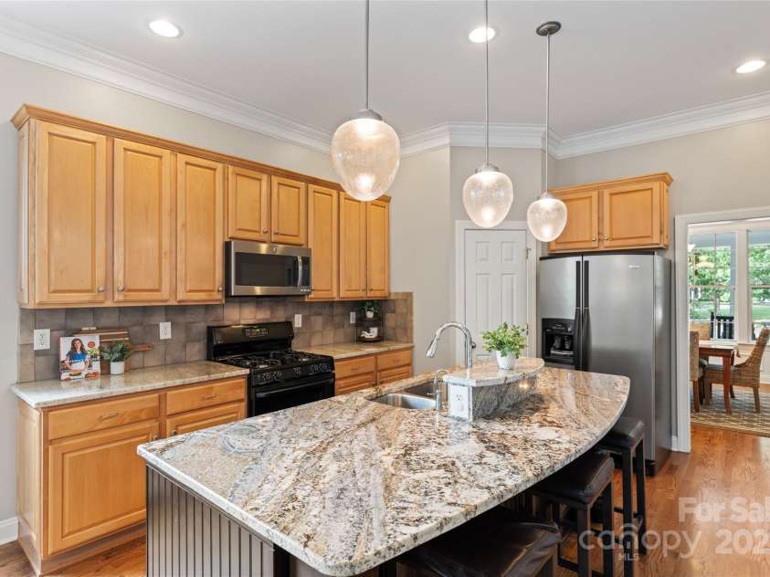 415 Pinnacle Lane, Huntersville, NC 28078.  MLS# CAR4285608, YatesRealty ID 30056. 