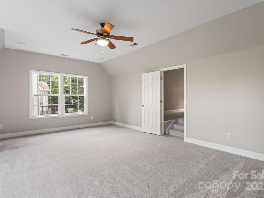 415 Pinnacle Lane, Huntersville, NC 28078.  MLS# CAR4285608, YatesRealty ID 30056. 
