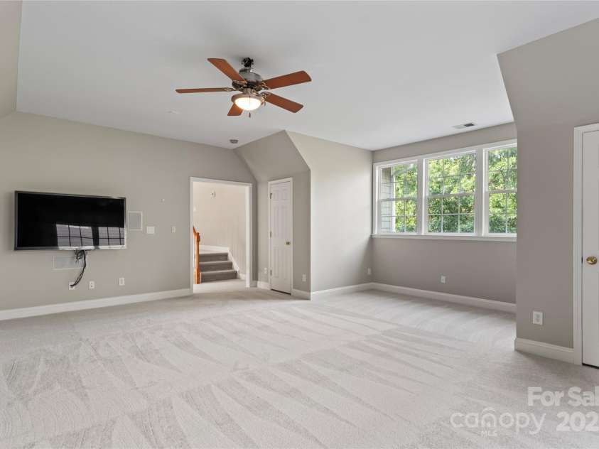 415 Pinnacle Lane, Huntersville, NC 28078.  MLS# CAR4285608, YatesRealty ID 30056. 