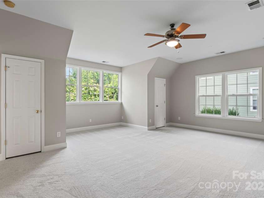 415 Pinnacle Lane, Huntersville, NC 28078.  MLS# CAR4285608, YatesRealty ID 30056. 