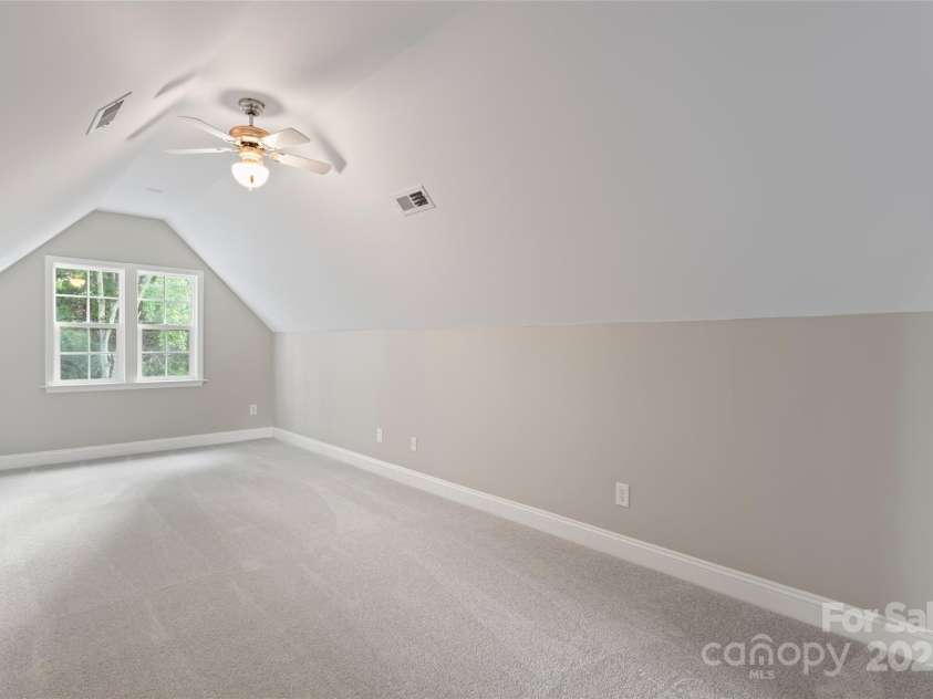 415 Pinnacle Lane, Huntersville, NC 28078.  MLS# CAR4285608, YatesRealty ID 30056. 