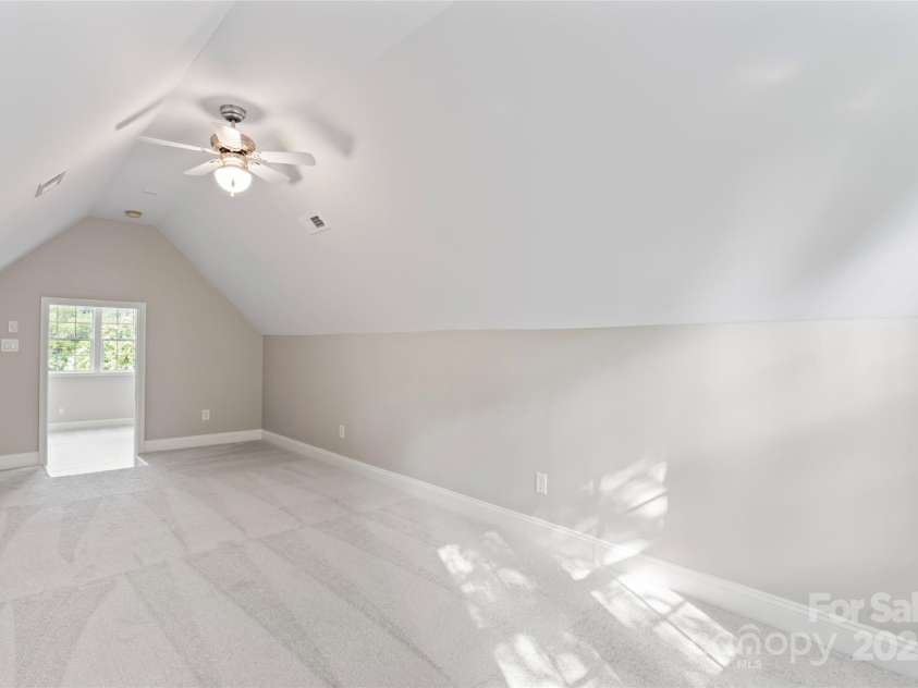 415 Pinnacle Lane, Huntersville, NC 28078.  MLS# CAR4285608, YatesRealty ID 30056. 