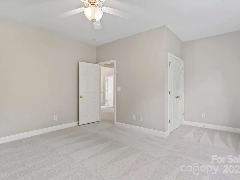 415 Pinnacle Lane, Huntersville, NC 28078.  MLS# CAR4285608, YatesRealty ID 30056. 
