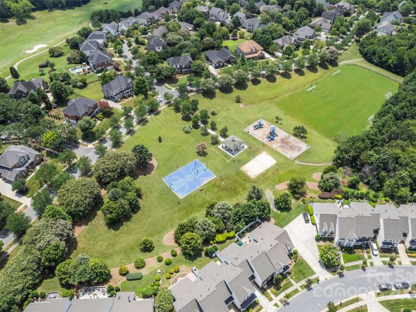 415 Pinnacle Lane, Huntersville, NC 28078.  MLS# CAR4285608, YatesRealty ID 30056. 