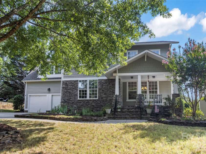 415 Pinnacle Lane, Huntersville, NC 28078.  MLS# CAR4285608, YatesRealty ID 30056. 