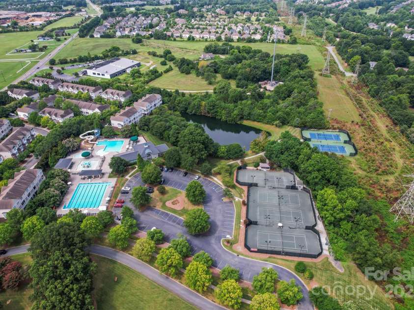 415 Pinnacle Lane, Huntersville, NC 28078.  MLS# CAR4285608, YatesRealty ID 30056. 