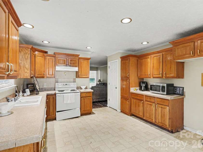 202 Joe Louis Street, Fort Mill, SC 29715.  MLS# CAR4402834, YatesRealty ID 30057. 