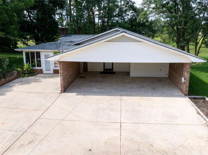 20402 Norton Road, Albemarle, NC 28001.  MLS# CAR4328992, YatesRealty ID 30058. 