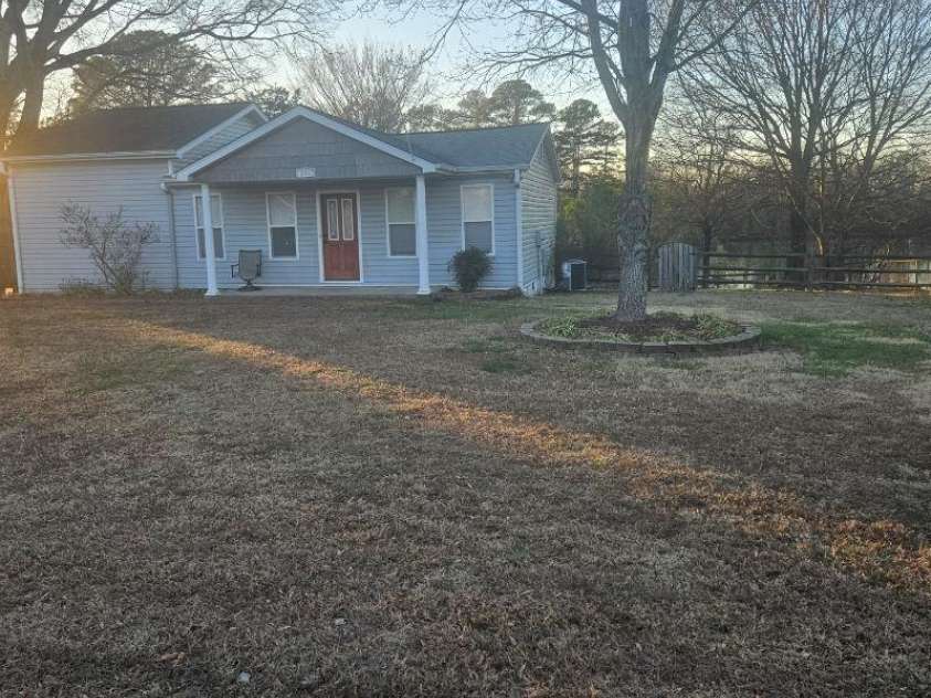 2119 Lakeview Lane, Charlotte, NC 28214.  MLS# CAR4356460, YatesRealty ID 30058. 