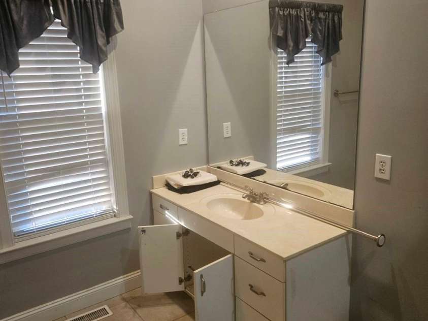 2119 Lakeview Lane, Charlotte, NC 28214.  MLS# CAR4356460, YatesRealty ID 30058. 