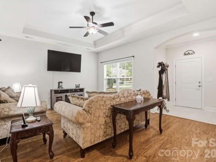 1062 Millview Lane, Matthews, NC 28104.  MLS# CAR4382909, YatesRealty ID 30059. 