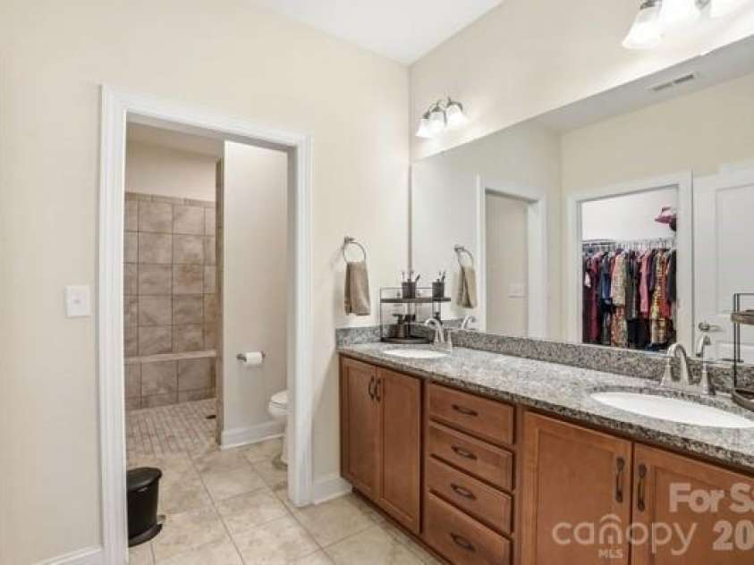 1062 Millview Lane, Matthews, NC 28104.  MLS# CAR4382909, YatesRealty ID 30059. 