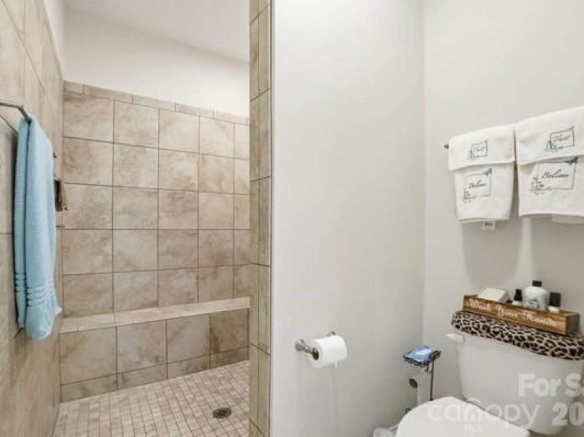 1062 Millview Lane, Matthews, NC 28104.  MLS# CAR4382909, YatesRealty ID 30059. 