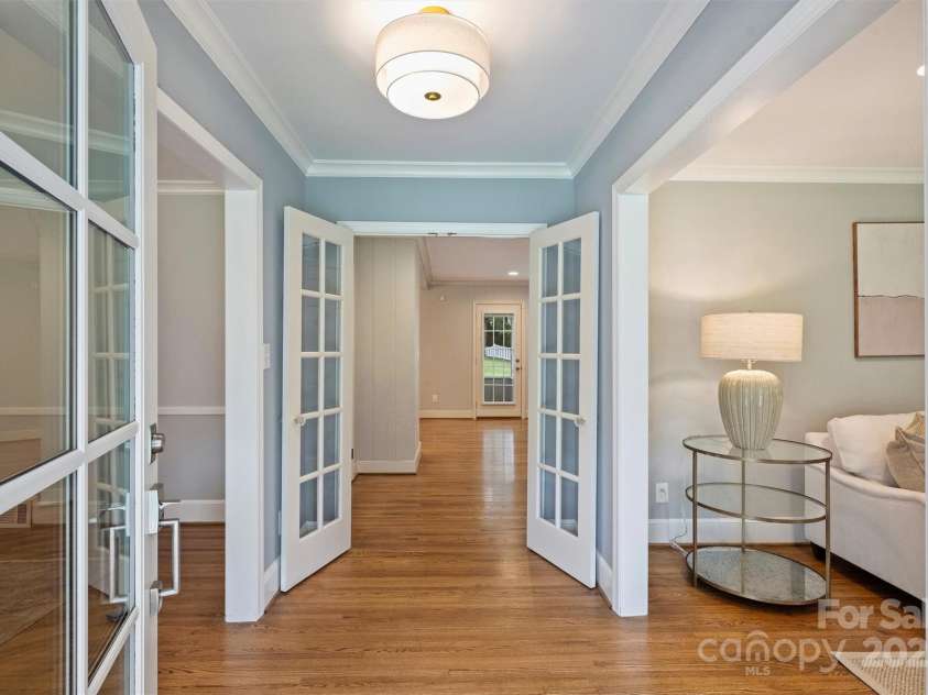 6900 Folger Drive, Charlotte, NC 28270.  MLS# CAR4287694, YatesRealty ID 30059. 