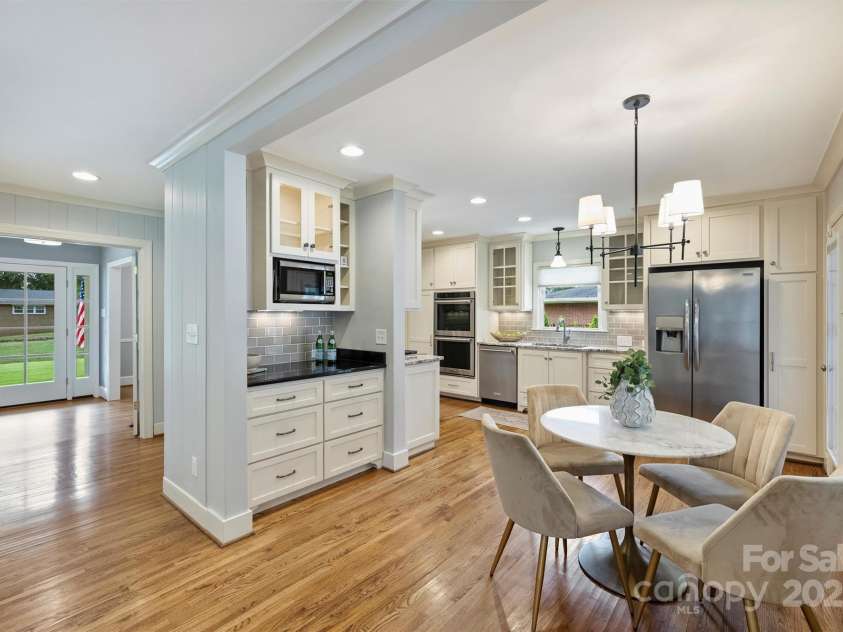 6900 Folger Drive, Charlotte, NC 28270.  MLS# CAR4287694, YatesRealty ID 30059. 