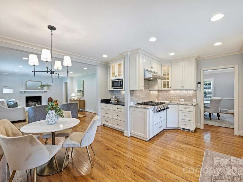 6900 Folger Drive, Charlotte, NC 28270.  MLS# CAR4287694, YatesRealty ID 30059. 