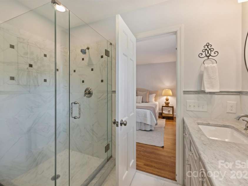 6900 Folger Drive, Charlotte, NC 28270.  MLS# CAR4287694, YatesRealty ID 30059. 