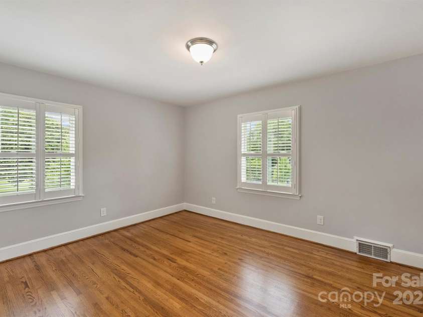 6900 Folger Drive, Charlotte, NC 28270.  MLS# CAR4287694, YatesRealty ID 30059. 