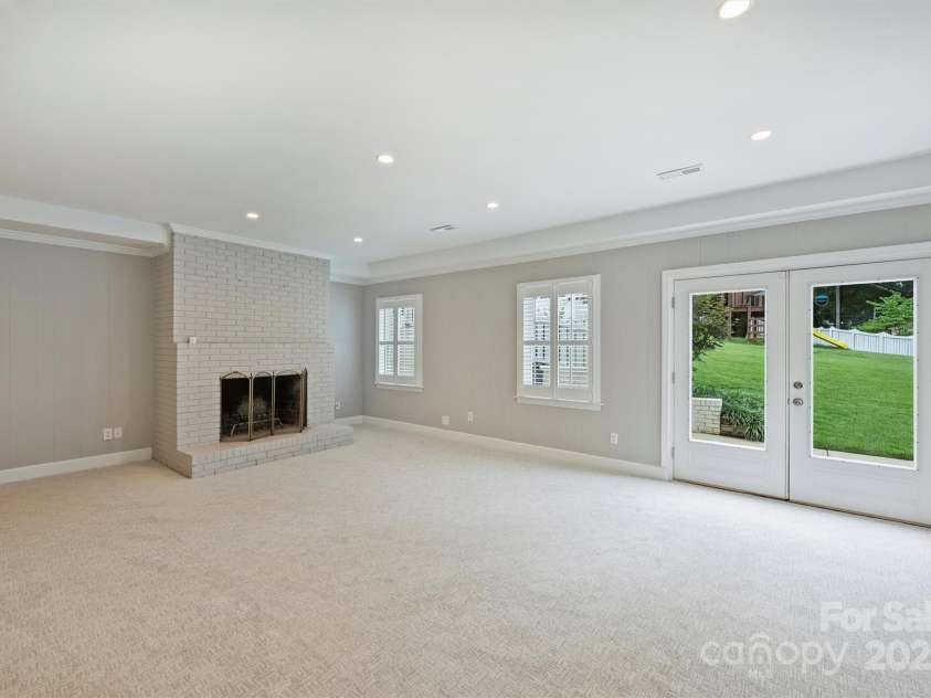 6900 Folger Drive, Charlotte, NC 28270.  MLS# CAR4287694, YatesRealty ID 30059. 