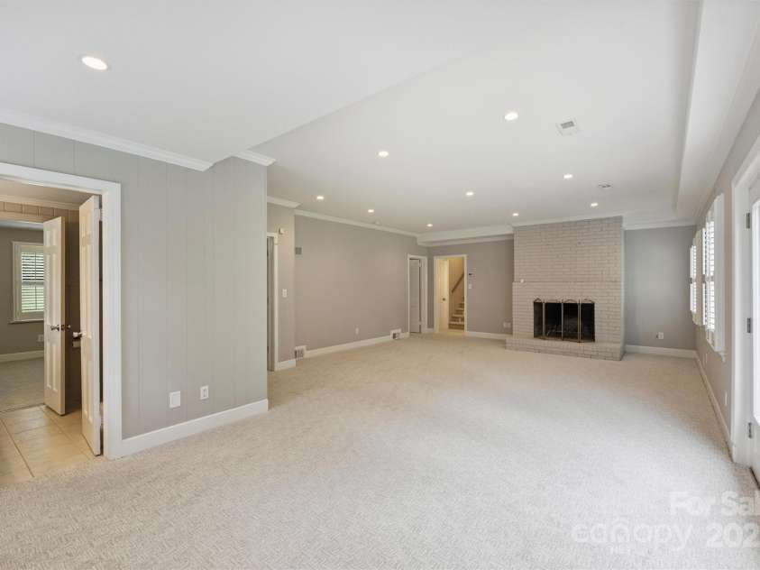 6900 Folger Drive, Charlotte, NC 28270.  MLS# CAR4287694, YatesRealty ID 30059. 