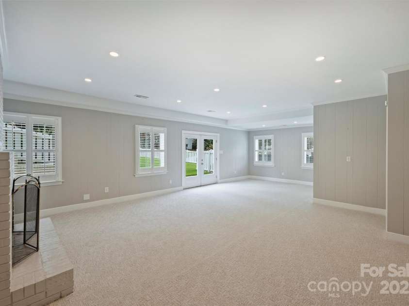 6900 Folger Drive, Charlotte, NC 28270.  MLS# CAR4287694, YatesRealty ID 30059. 