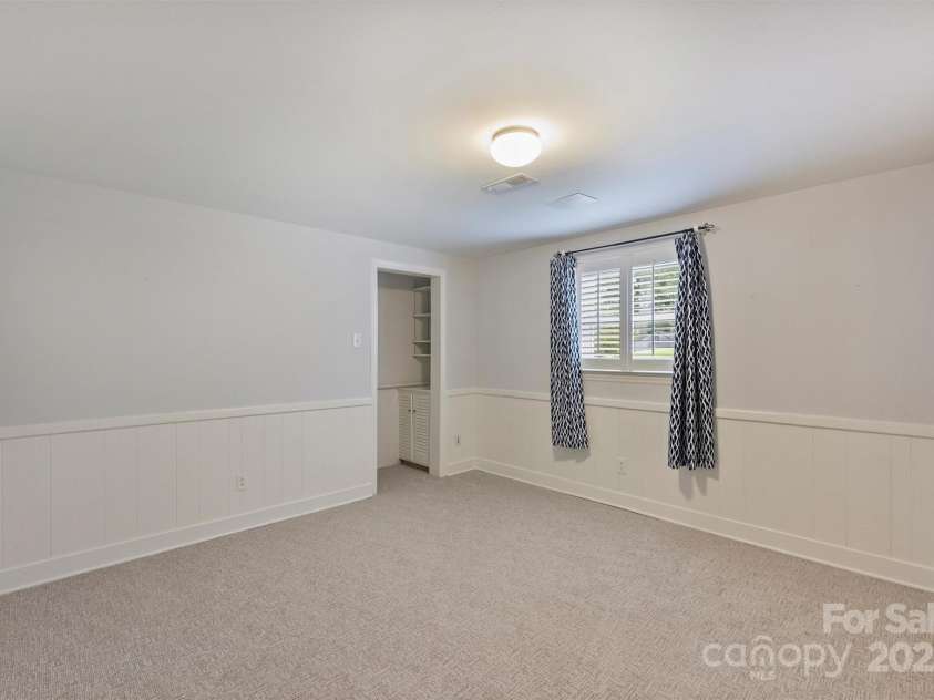 6900 Folger Drive, Charlotte, NC 28270.  MLS# CAR4287694, YatesRealty ID 30059. 