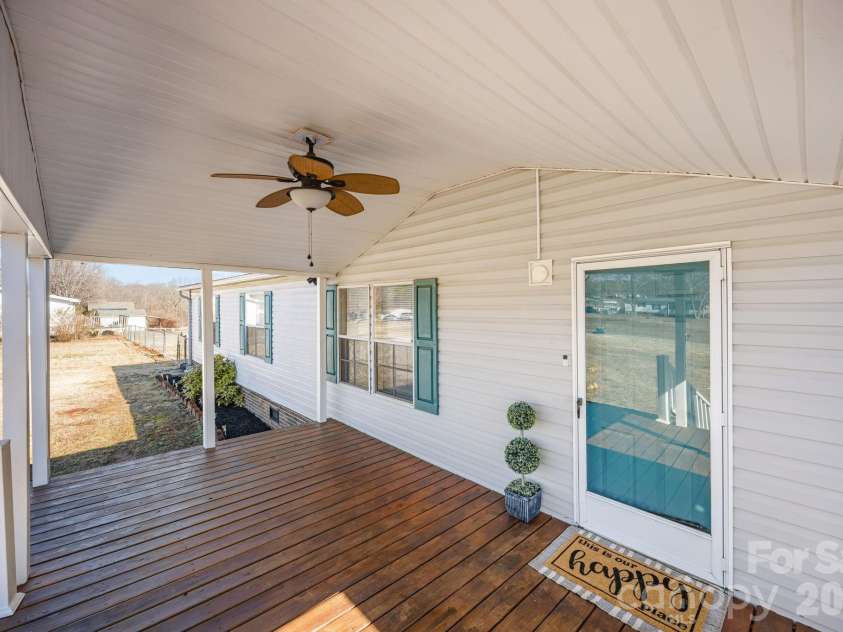 1024 Rogue Court, Kannapolis, NC 28081.  MLS# CAR4346736, YatesRealty ID 3006. 