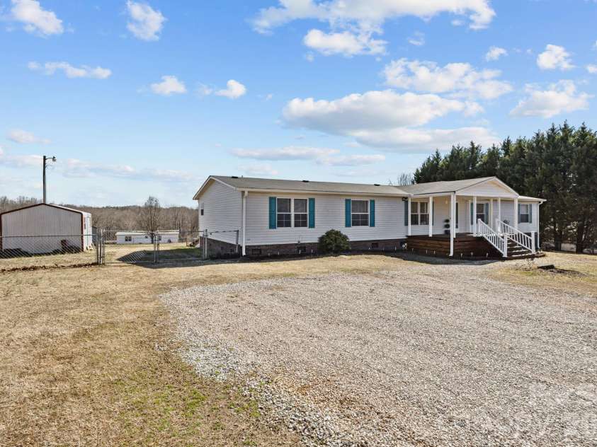 1024 Rogue Court, Kannapolis, NC 28081.  MLS# CAR4346736, YatesRealty ID 3006. 