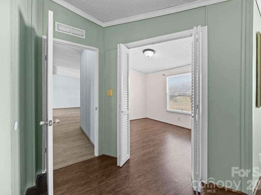 1024 Rogue Court, Kannapolis, NC 28081.  MLS# CAR4346736, YatesRealty ID 3006. 