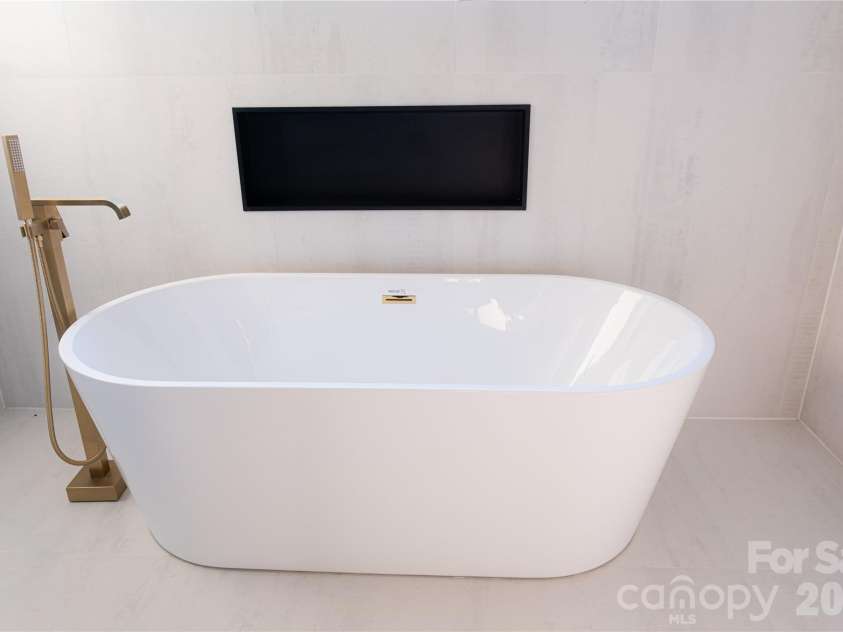 1912 Grier Avenue, Charlotte, NC 28216.  MLS# CAR4319722, YatesRealty ID 3006. 