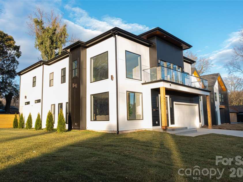 1912 Grier Avenue, Charlotte, NC 28216.  MLS# CAR4319722, YatesRealty ID 3006. 