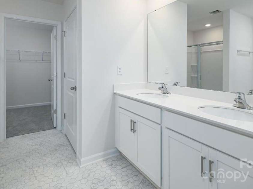 564 Country Oak Drive, Asheville, NC 28804.  MLS# CAR4165775, YatesRealty ID 3006. REPRESENTATION ONLY PHOTO