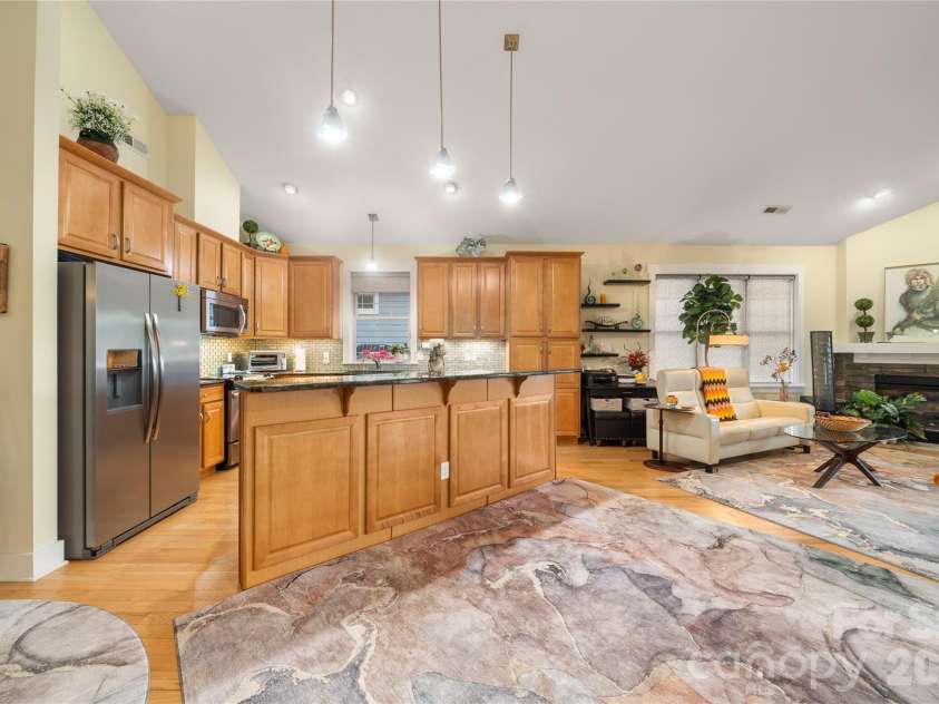 3 Holland Mountain View, Asheville, NC 28804.  MLS# CAR4381829, YatesRealty ID 30060. 