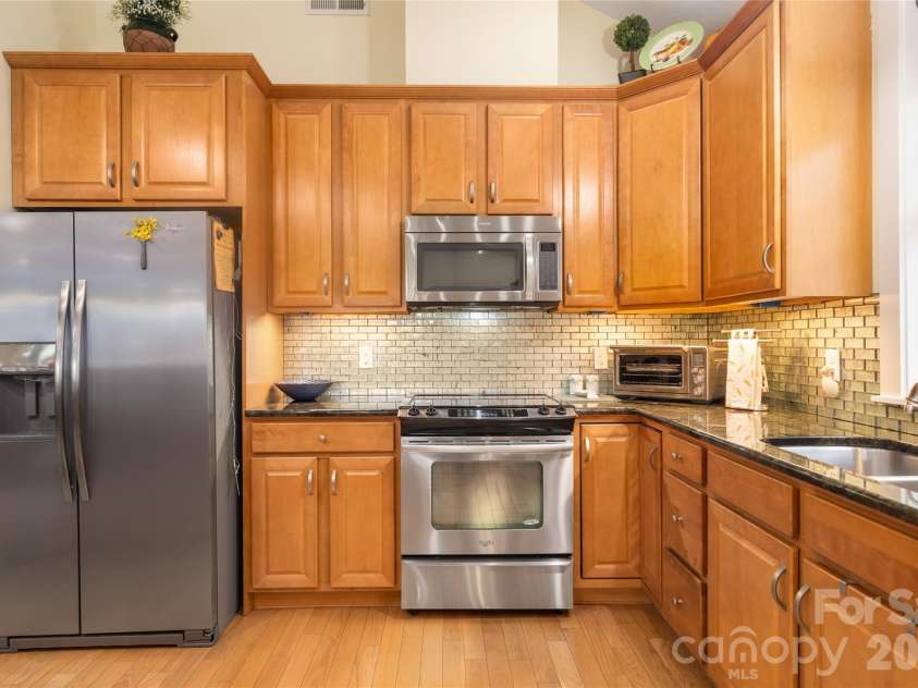 3 Holland Mountain View, Asheville, NC 28804.  MLS# CAR4381829, YatesRealty ID 30060. 
