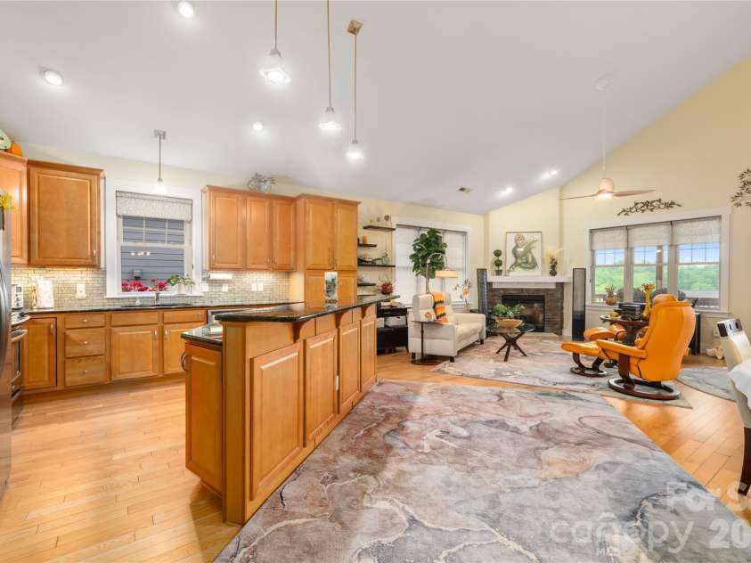 3 Holland Mountain View, Asheville, NC 28804.  MLS# CAR4381829, YatesRealty ID 30060. 