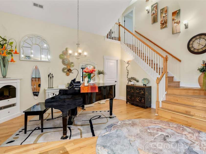 3 Holland Mountain View, Asheville, NC 28804.  MLS# CAR4381829, YatesRealty ID 30060. 