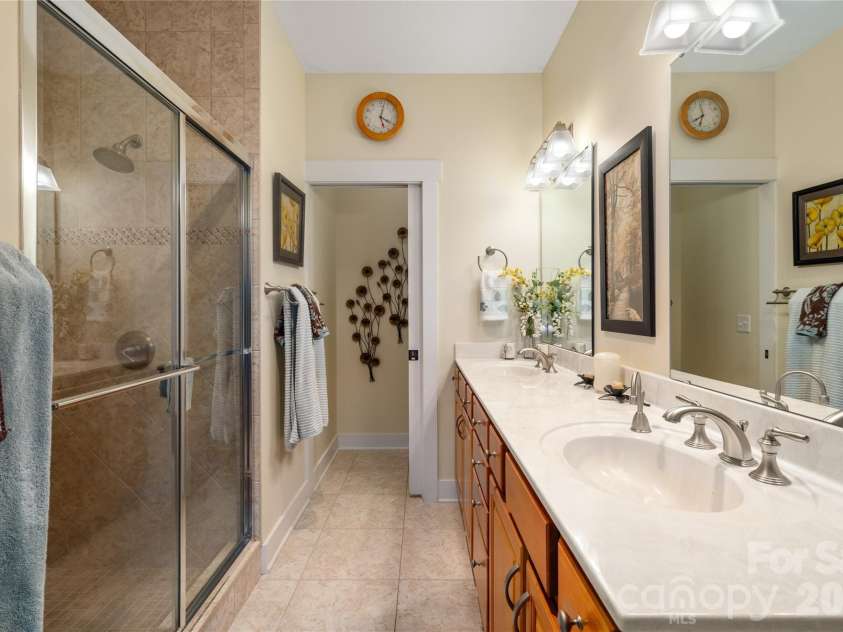 3 Holland Mountain View, Asheville, NC 28804.  MLS# CAR4381829, YatesRealty ID 30060. 
