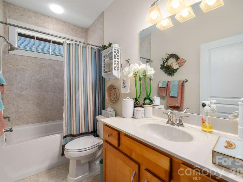 3 Holland Mountain View, Asheville, NC 28804.  MLS# CAR4381829, YatesRealty ID 30060. 