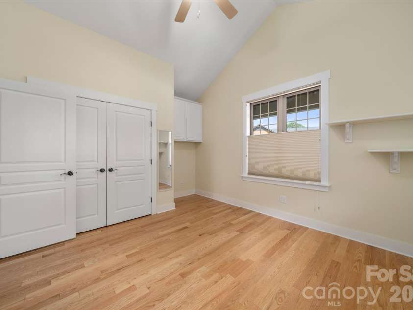 3 Holland Mountain View, Asheville, NC 28804.  MLS# CAR4381829, YatesRealty ID 30060. 
