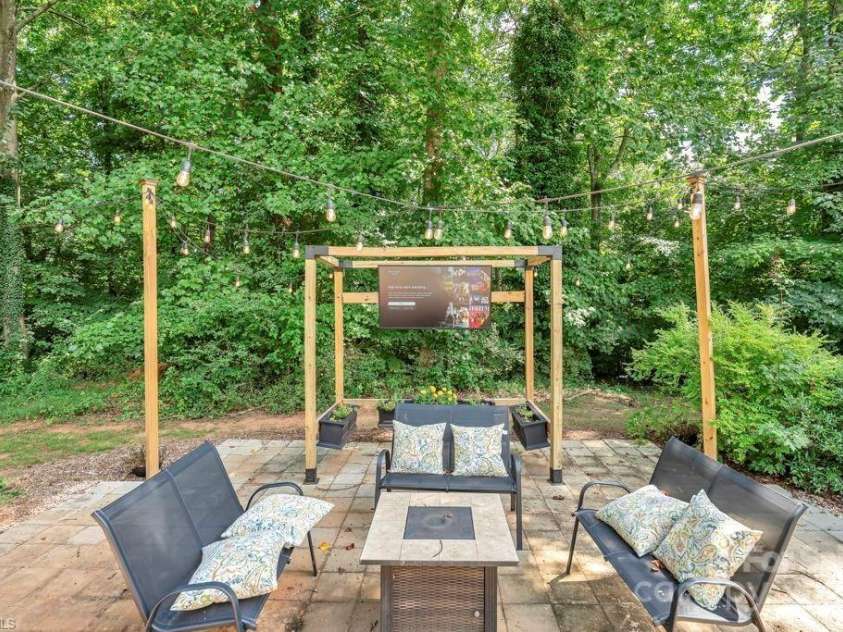 206 Brook Street, Wilkesboro, NC 28697.  MLS# CAR4288457, YatesRealty ID 30061. 