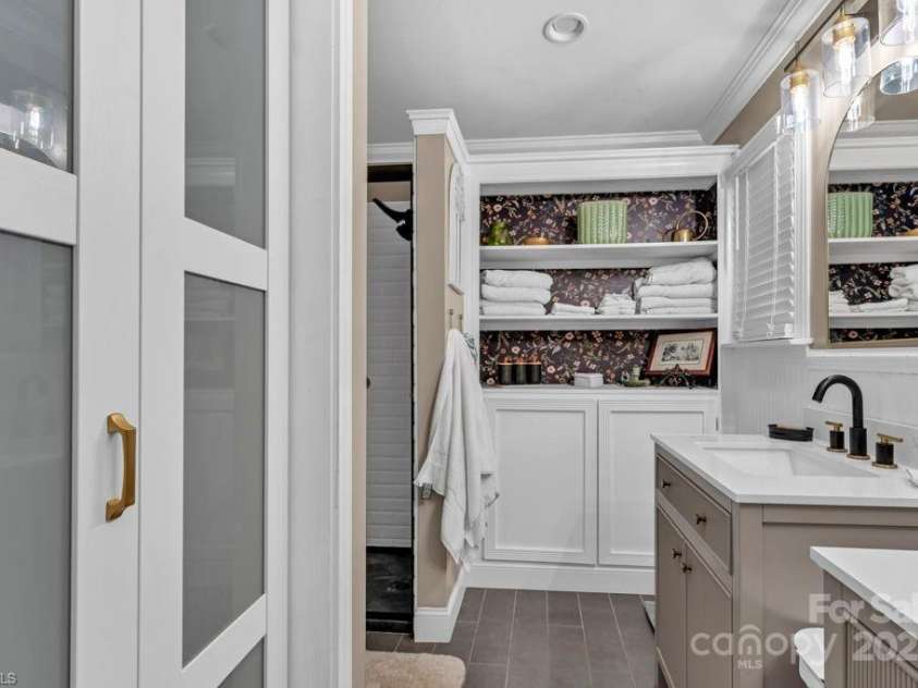 206 Brook Street, Wilkesboro, NC 28697.  MLS# CAR4288457, YatesRealty ID 30061. 