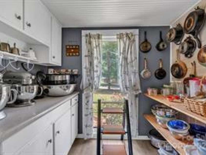 206 Brook Street, Wilkesboro, NC 28697.  MLS# CAR4325196, YatesRealty ID 30061. 