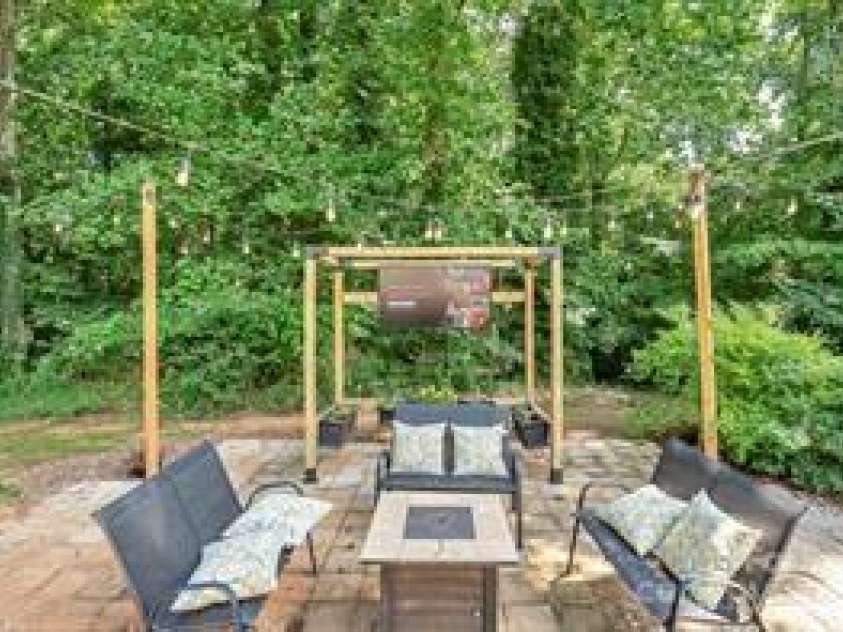 206 Brook Street, Wilkesboro, NC 28697.  MLS# CAR4325196, YatesRealty ID 30061. 