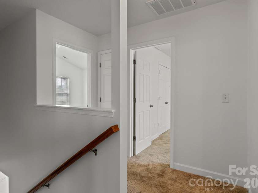 6618 Wicked Oak Lane, Charlotte, NC 28216.  MLS# CAR4384733, YatesRealty ID 30061. 