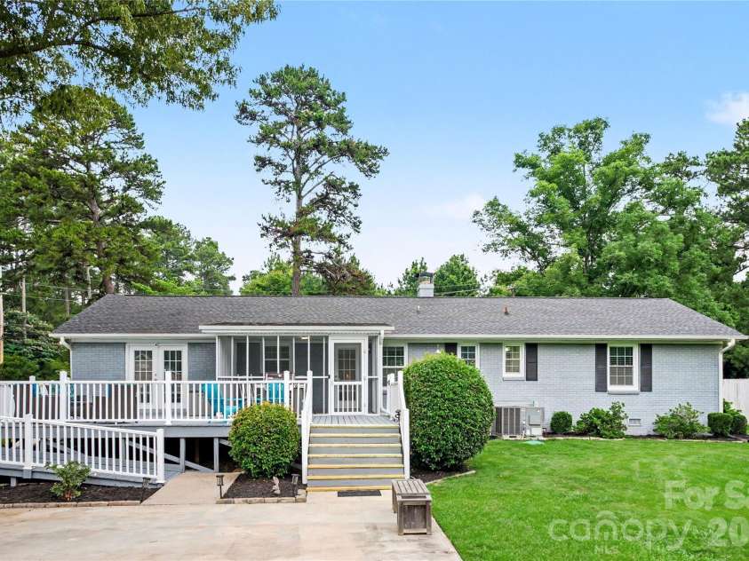 277 Westerwood Drive, Rock Hill, SC 29732.  MLS# CAR4392091, YatesRealty ID 30062. 