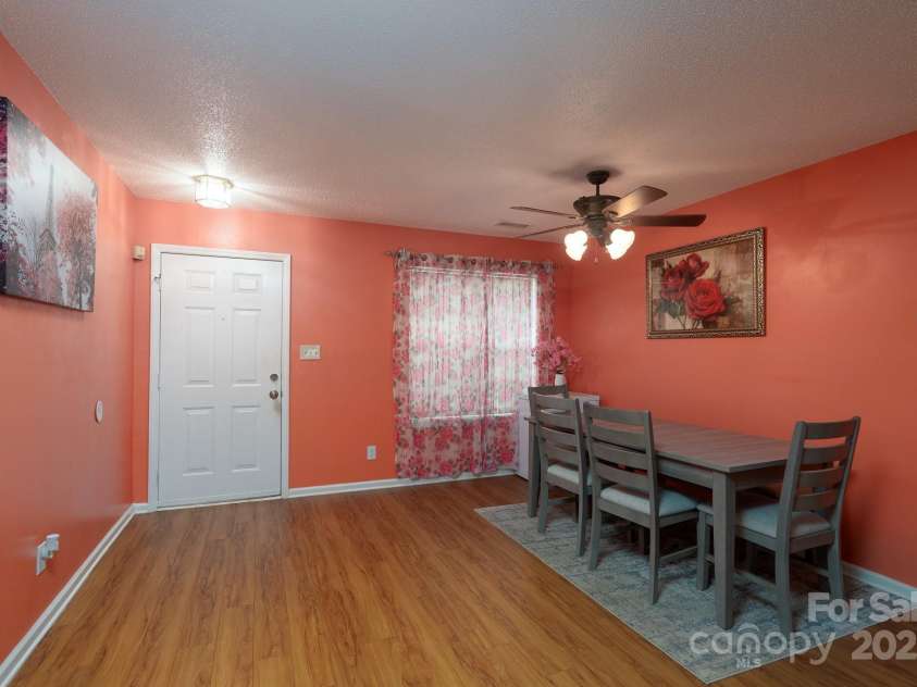 7333 Rosehall Drive, Charlotte, NC 28227.  MLS# CAR4276277, YatesRealty ID 30062. 