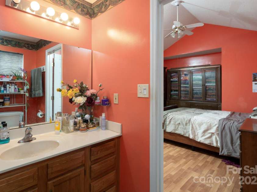 7333 Rosehall Drive, Charlotte, NC 28227.  MLS# CAR4276277, YatesRealty ID 30062. 