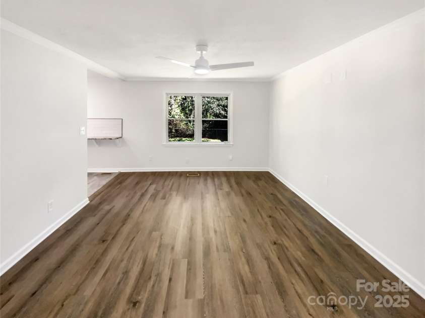 301 Briarcliff Drive, Kannapolis, NC 28081.  MLS# CAR4288745, YatesRealty ID 30063. 